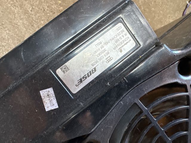 bontott AUDI A4 B7 Hangszóró Szett