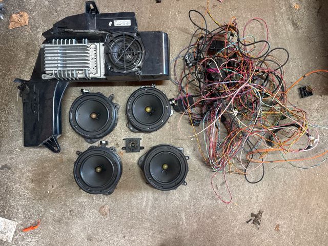 bontott AUDI A4 B7 Hangszóró Szett