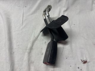 bontott AUDI A4 B7 Hátsó középső Biztonsági Öv Csat