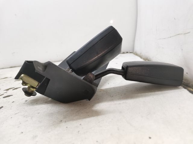 bontott AUDI A4 B7 Hátsó középső Biztonsági Öv Csat