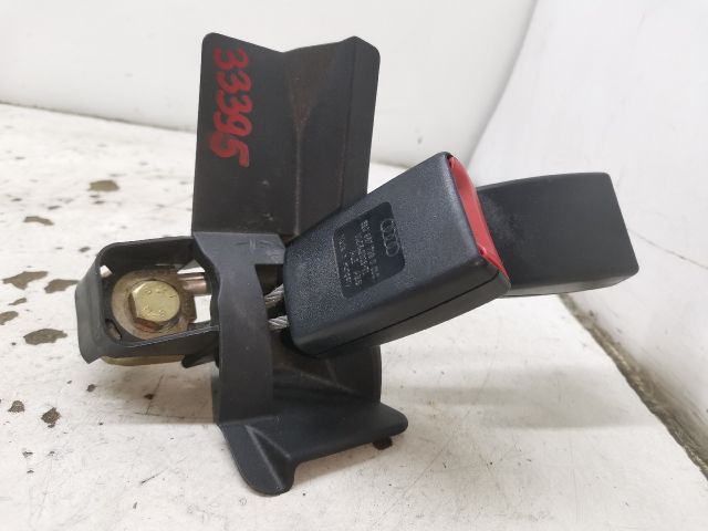 bontott AUDI A4 B7 Hátsó középső Biztonsági Öv Csat