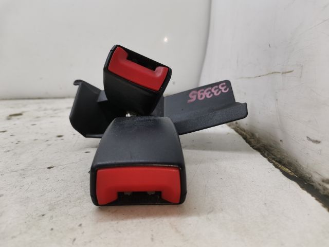 bontott AUDI A4 B7 Hátsó középső Biztonsági Öv Csat