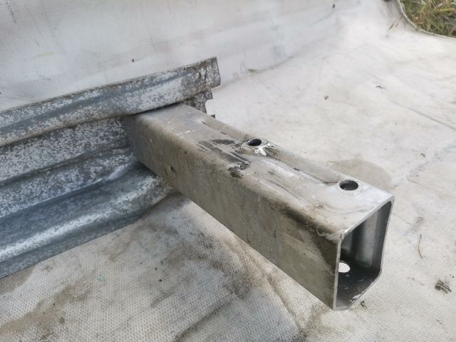 bontott AUDI A4 B7 Hátsó Lökhárító Merevítő (Fém)