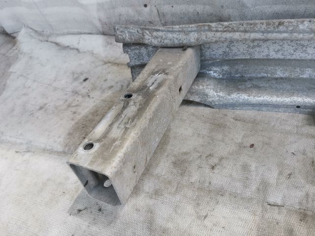 bontott AUDI A4 B7 Hátsó Lökhárító Merevítő (Fém)