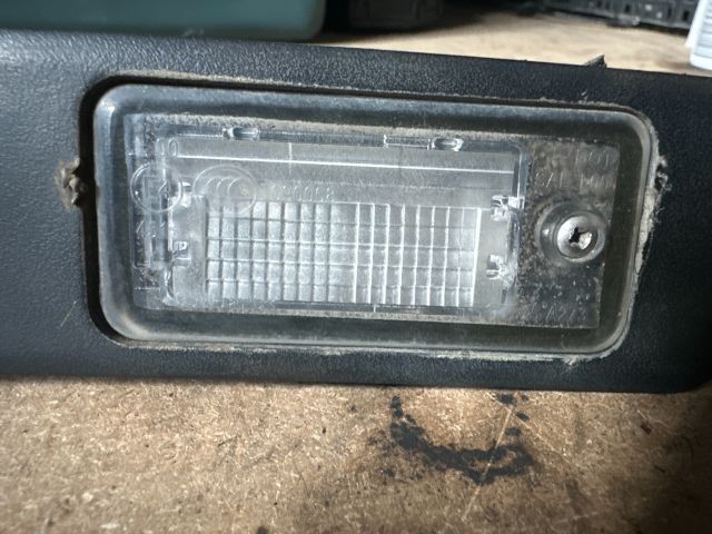 bontott AUDI A4 B7 Hátsó Rendszámtábla Világítás