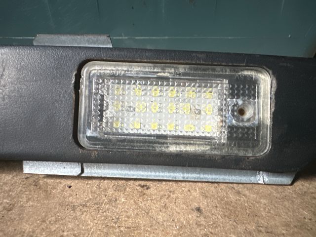 bontott AUDI A4 B7 Hátsó Rendszámtábla Világítás