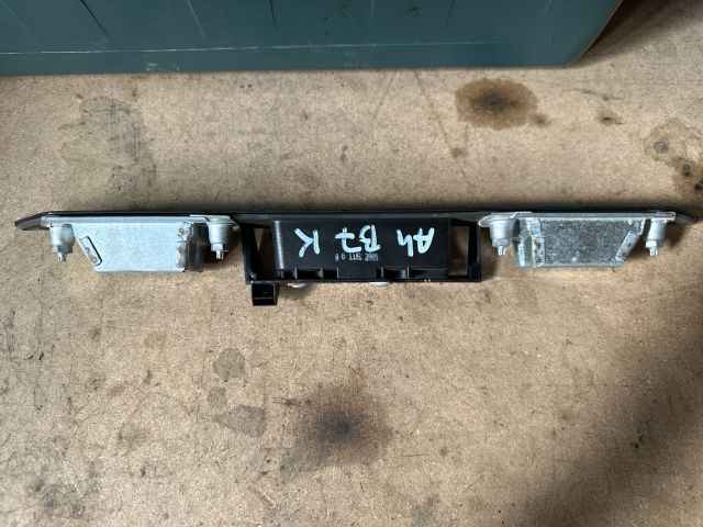 bontott AUDI A4 B7 Hátsó Rendszámtábla Világítás