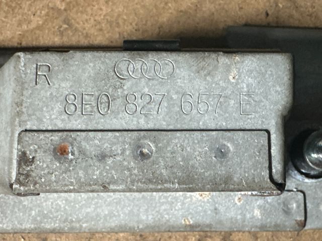 bontott AUDI A4 B7 Hátsó Rendszámtábla Világítás