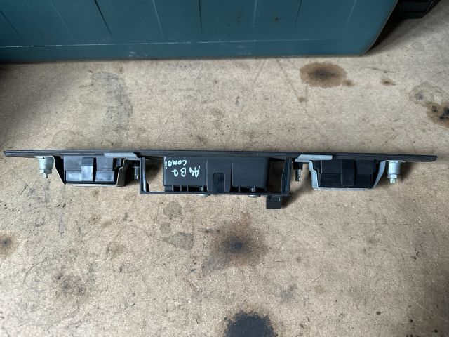 bontott AUDI A4 B7 Hátsó Rendszámtábla Világítás