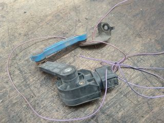 bontott AUDI A4 B7 Hátsó Xenon Szintszabályzó Jeladó