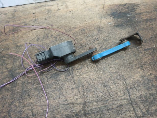 bontott AUDI A4 B7 Hátsó Xenon Szintszabályzó Jeladó