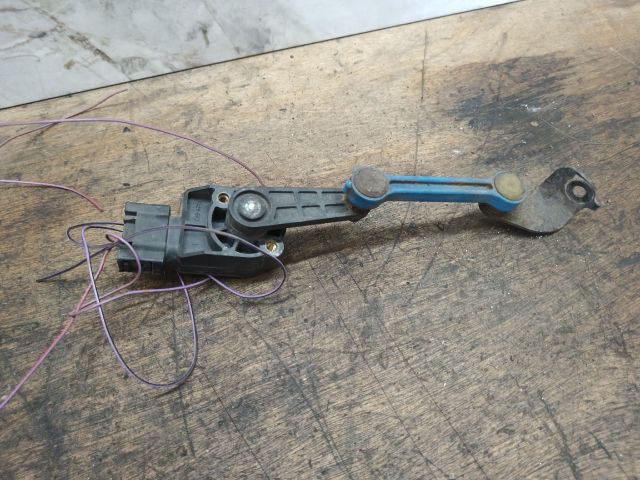 bontott AUDI A4 B7 Hátsó Xenon Szintszabályzó Jeladó