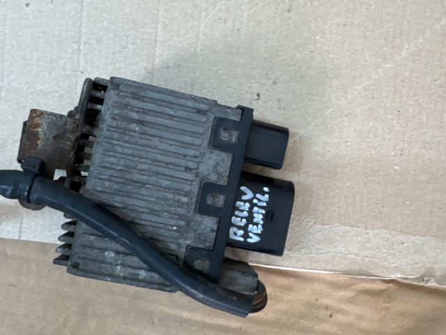 bontott AUDI A4 B7 Hűtőventilátor Elektronika