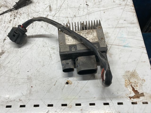 bontott AUDI A4 B7 Hűtőventilátor Motor