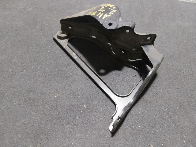 bontott AUDI A4 B7 Intercooler Tartó