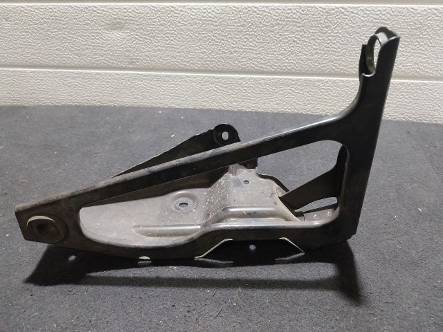 bontott AUDI A4 B7 Intercooler Tartó