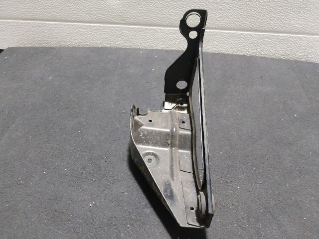 bontott AUDI A4 B7 Intercooler Tartó