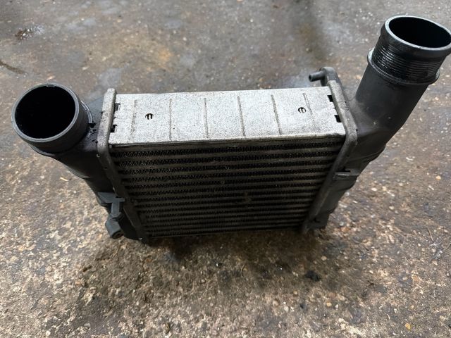 bontott AUDI A4 B7 Intercooler