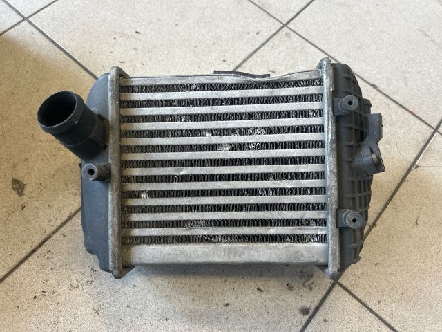 bontott AUDI A4 B7 Intercooler
