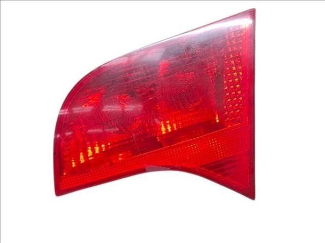 bontott AUDI A4 B7 Jobb Belső Hátsó Lámpa