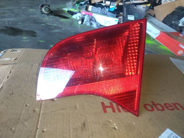 bontott AUDI A4 B7 Jobb Belső Hátsó Lámpa