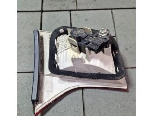 bontott AUDI A4 B7 Jobb Belső Hátsó Lámpa