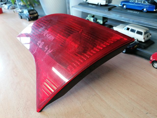 bontott AUDI A4 B7 Jobb Belső Hátsó Lámpa