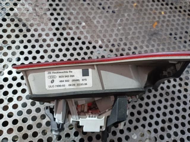 bontott AUDI A4 B7 Jobb Belső Hátsó Lámpa