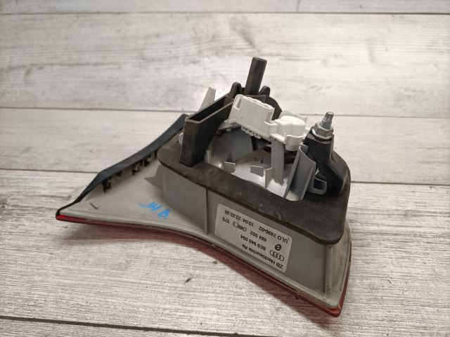 bontott AUDI A4 B7 Jobb Belső Hátsó Lámpa