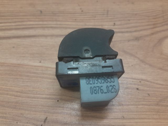 bontott AUDI A4 B7 Jobb első Ablakemelő Kapcsoló