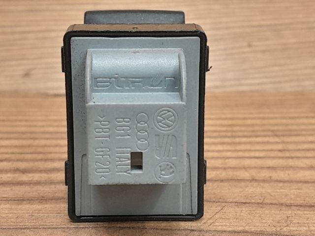 bontott AUDI A4 B7 Jobb első Ablakemelő Kapcsoló