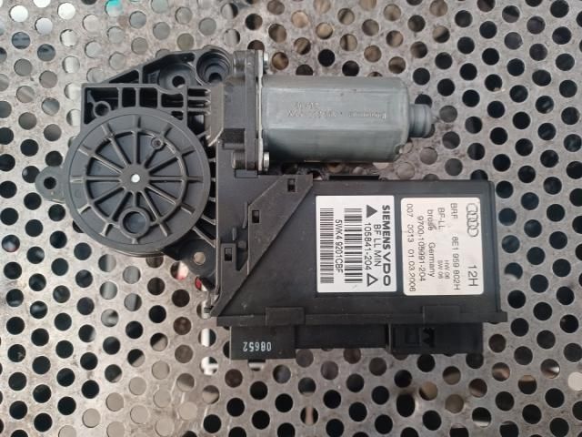 bontott AUDI A4 B7 Jobb első Ablakemelő Motor