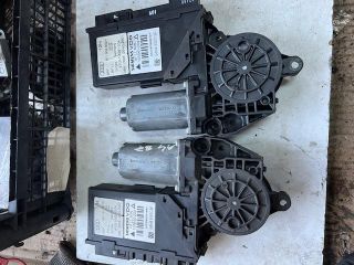 bontott AUDI A4 B7 Jobb első Ablakemelő Motor