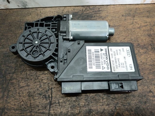 bontott AUDI A4 B7 Jobb első Ablakemelő Motor