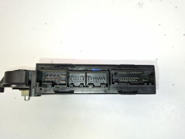 bontott AUDI A4 B7 Jobb első Ablakemelő Motor