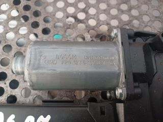 bontott AUDI A4 B7 Jobb első Ablakemelő Motor