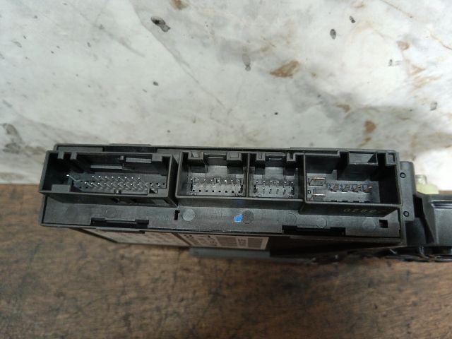 bontott AUDI A4 B7 Jobb első Ablakemelő Motor