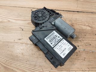 bontott AUDI A4 B7 Jobb első Ablakemelő Motor