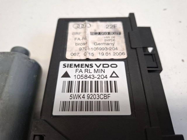 bontott AUDI A4 B7 Jobb első Ablakemelő Motor