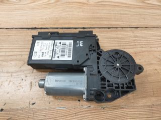 bontott AUDI A4 B7 Jobb első Ablakemelő Motor