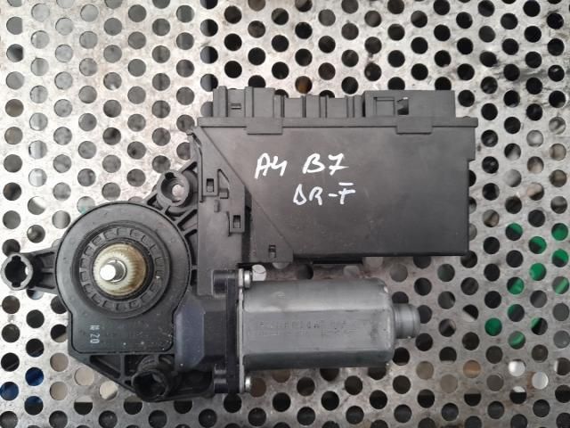 bontott AUDI A4 B7 Jobb első Ablakemelő Motor