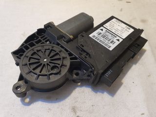 bontott AUDI A4 B7 Jobb első Ablakemelő Motor