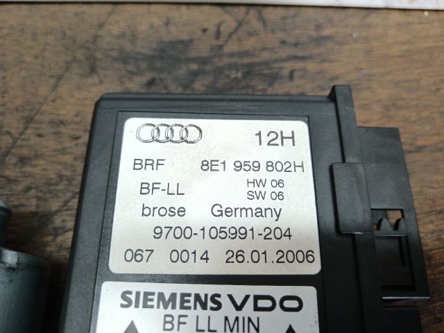 bontott AUDI A4 B7 Jobb első Ablakemelő Motor