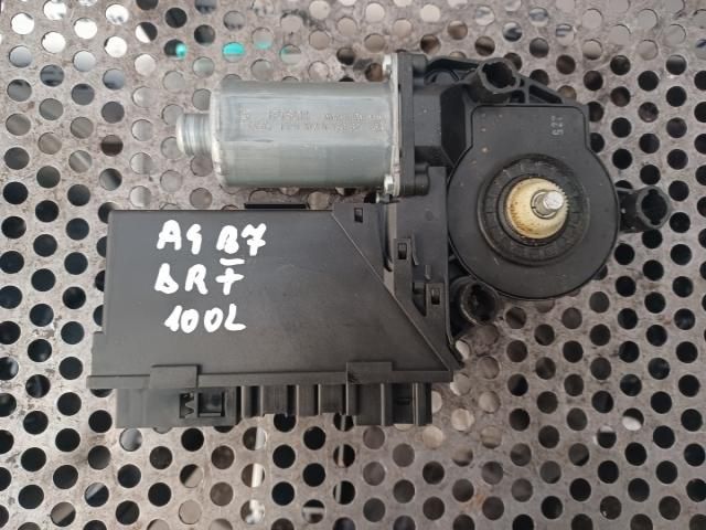 bontott AUDI A4 B7 Jobb első Ablakemelő Motor