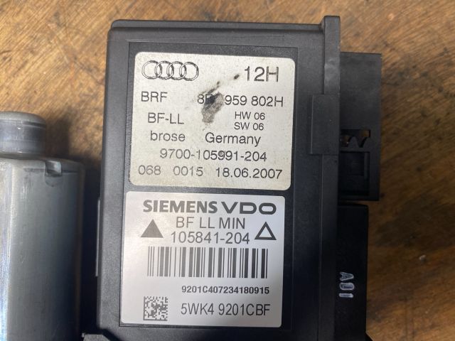 bontott AUDI A4 B7 Jobb első Ablakemelő Motor
