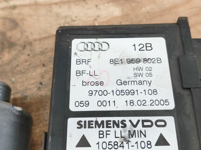 bontott AUDI A4 B7 Jobb első Ablakemelő Motor