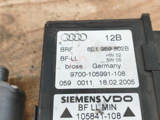 bontott AUDI A4 B7 Jobb első Ablakemelő Motor