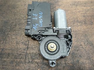 bontott AUDI A4 B7 Jobb első Ablakemelő Motor