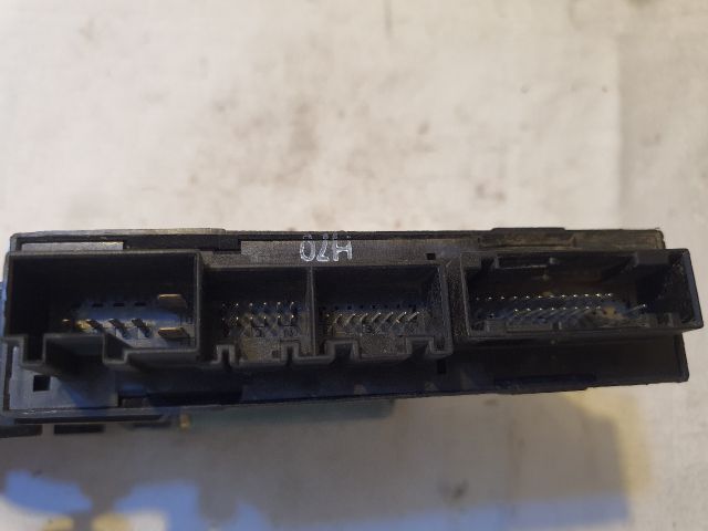 bontott AUDI A4 B7 Jobb első Ablakemelő Motor