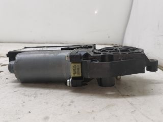 bontott AUDI A4 B7 Jobb első Ablakemelő Motor